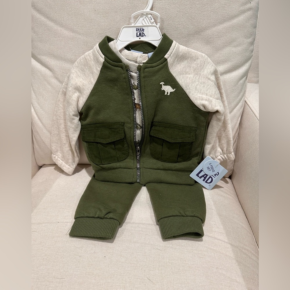 Green and Cream Dinosaur Matching Set